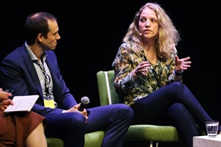 Anne Graf från H2 Green Steel och Björn Jonsson från ABB Process Automation i paneldiskussion under Energy COnFusion